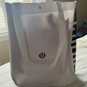 Lululemon reusable bag large size